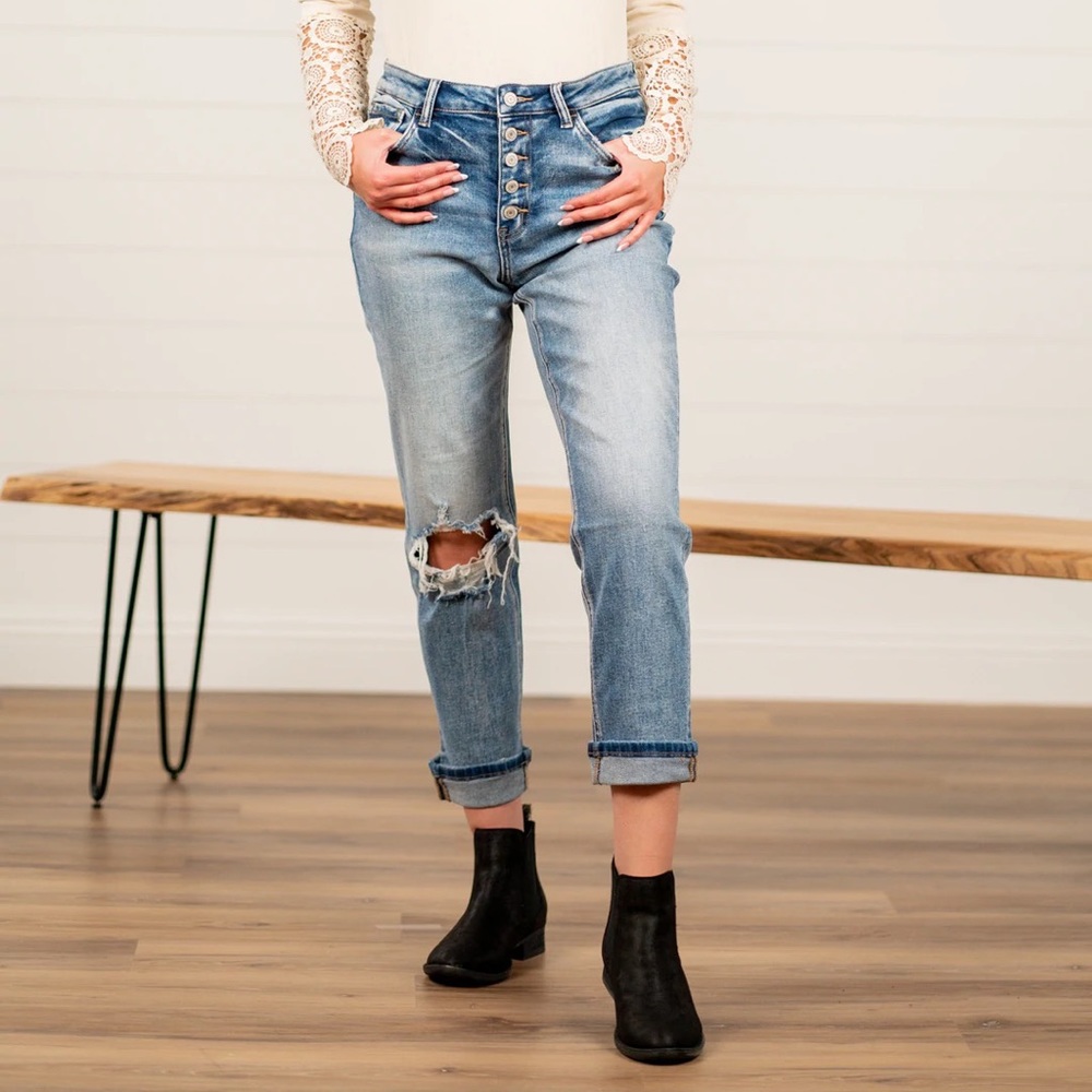 VERVET Daisy Exposed Button Fly Boyfriend Jeans NEW. Size 25. Tags on!